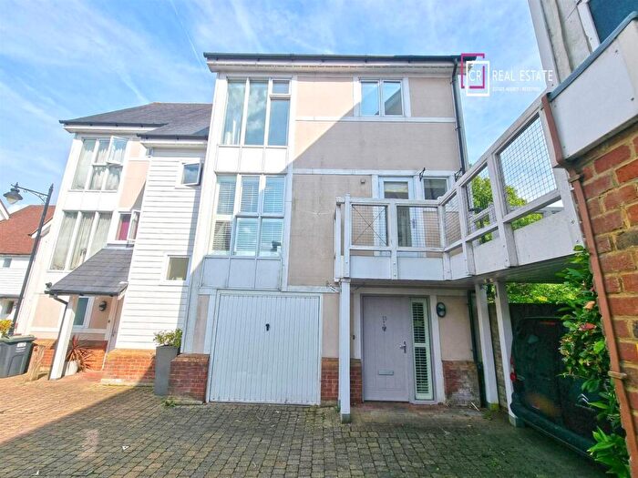 3 Bedroom House To Rent In Edgar Close, Kings Hill, West Malling, ME19