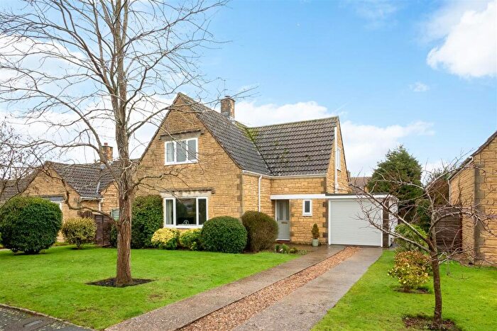 2 Bedroom Detached House For Sale In Ballards Close, Mickleton, GL55