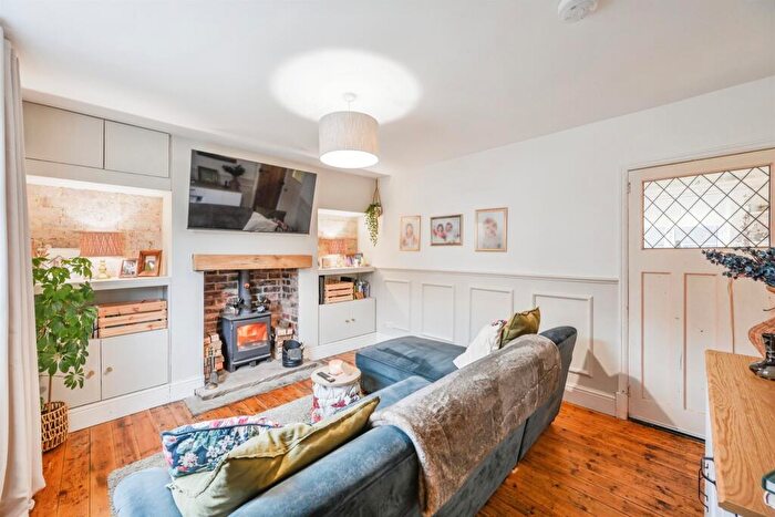 3 Bedroom End Of Terrace House For Sale In Lodge Avenue, Ashbourne, DE6