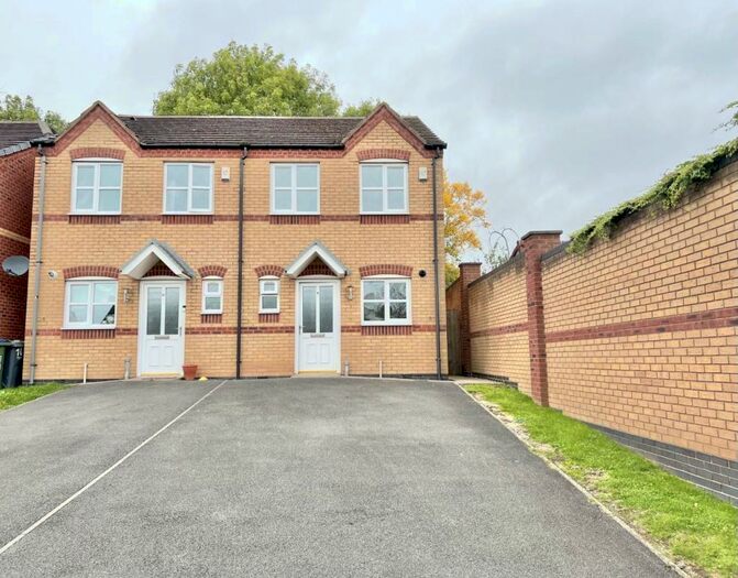3 Bedroom Semi-Detached House To Rent In Britannia Mews, Rowley Regis, B65