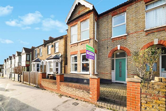 3 Bedroom Semi-Detached House For Sale In Woodville Road, London, CR7