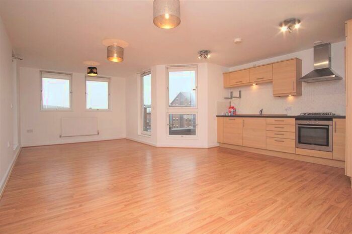 2 Bedroom Penthouse To Rent In Barge Arms, Gloucester Docks, GL1