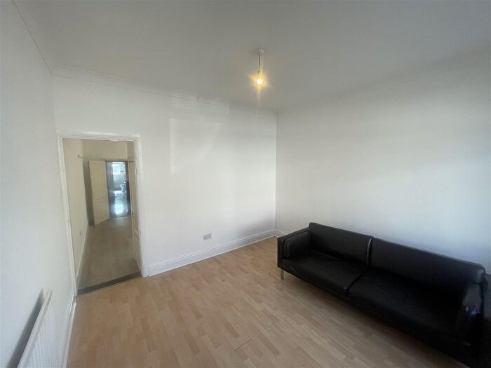 5 Bedroom Terraced House To Rent In Holmsdale Road, Coventry, CV6