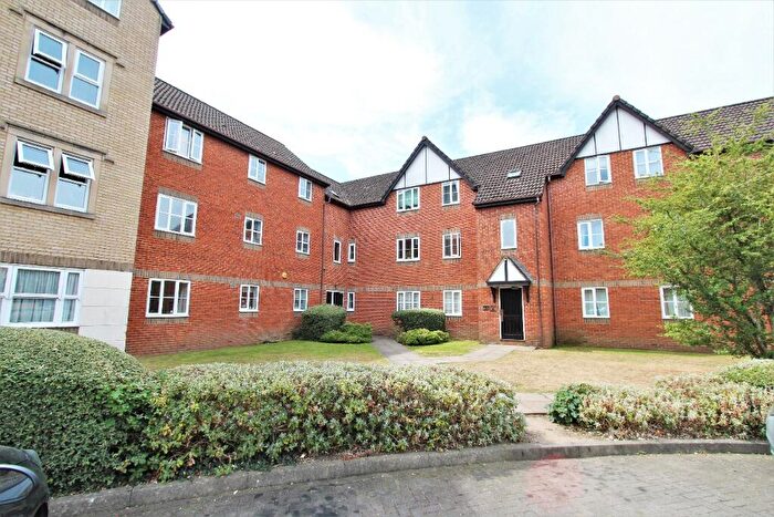 2 Bedroom Flat To Rent In Rembrandt Way, Reading, Reading, RG1