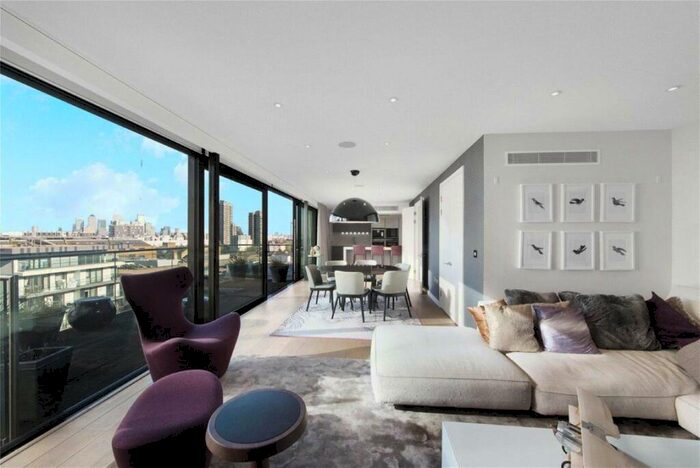 3 Bedroom Flat To Rent In Leman Street, Leman Street, E1