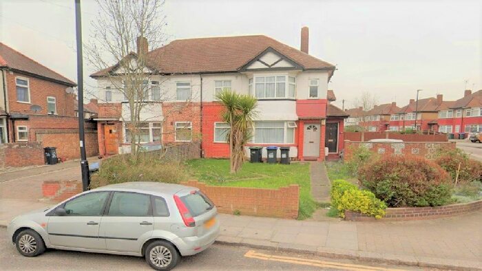 2 Bedroom Maisonette To Rent In Green Street, Enfield, EN3