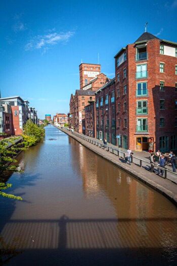 2 Bedroom Apartment To Rent In Granary Wharf, Steam Mill Street, Chester, CH3