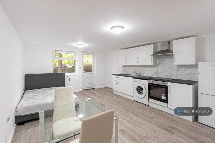 1 Bedroom Bungalow To Rent In Hood Avenue, London, N14