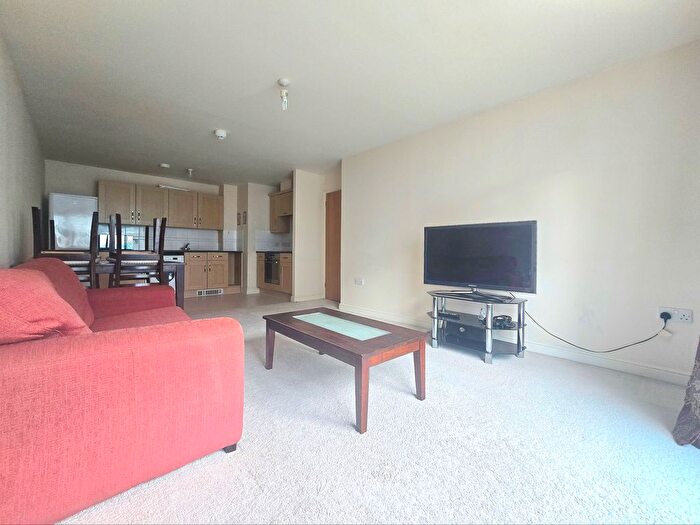 2 Bedroom Flat To Rent In Station Approach, Epsom, KT19