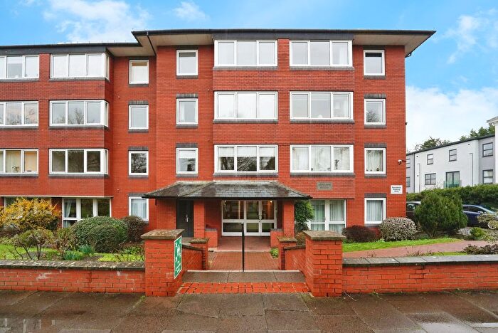 1 Bedroom Flat For Sale In Christchurch Road, Cheltenham, Gloucestershire, GL50