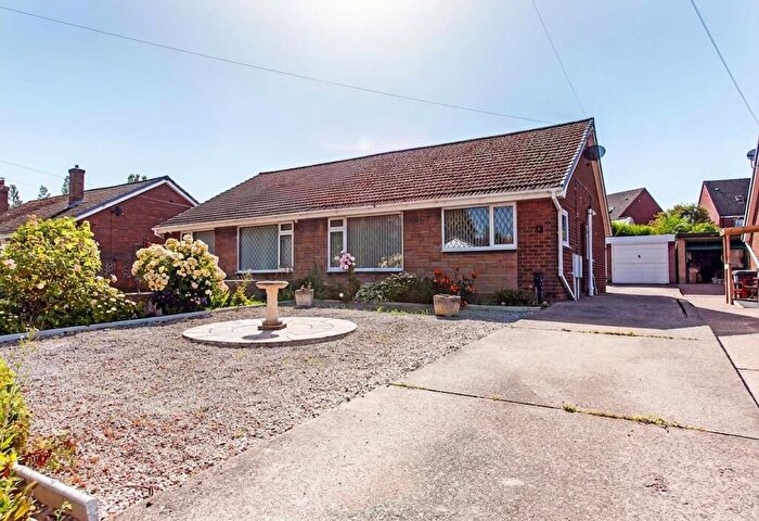 2 Bedroom Semi-Detached Bungalow To Rent In Woodthorpe Close, Shuttlewood, S44
