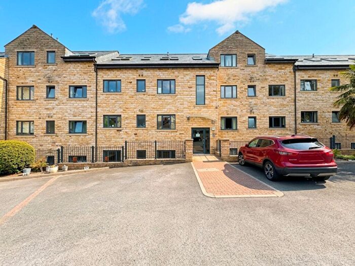 2 Bedroom Flat To Rent In Newsome Road, Newsome Road, HD4