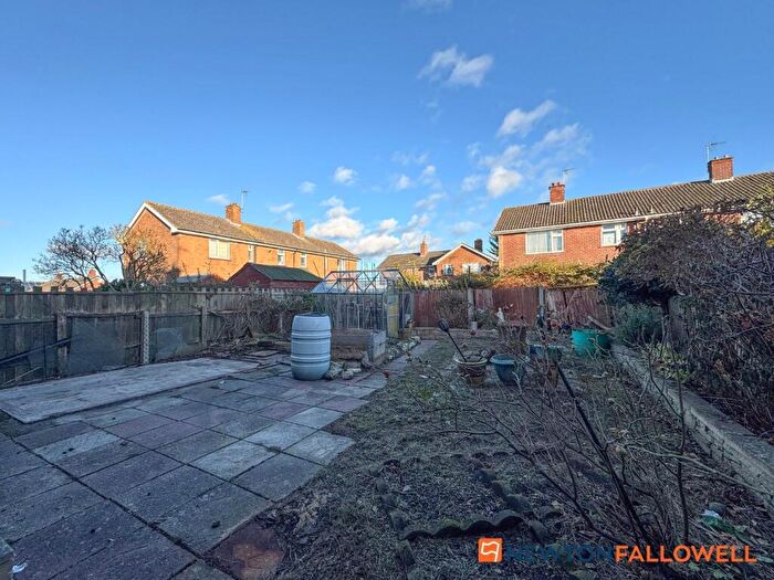 3 Bedroom Terraced House For Sale In Bakewell Close, Balderton, NG24