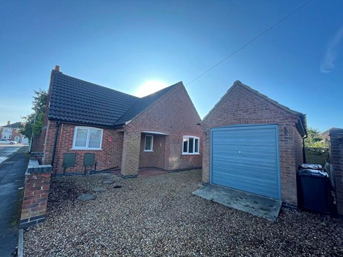 Detached Bungalow To Rent In Middlefield Close, Hinckley, Leicestershire, LE10
