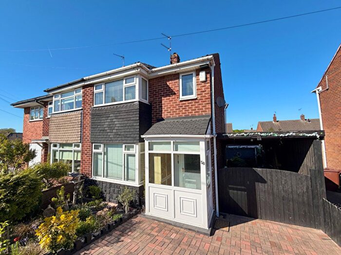 3 Bedroom Semi Detached House For Sale In Greenmoor Avenue, Lofthouse, Wakefield, West Yorkshire, WF3