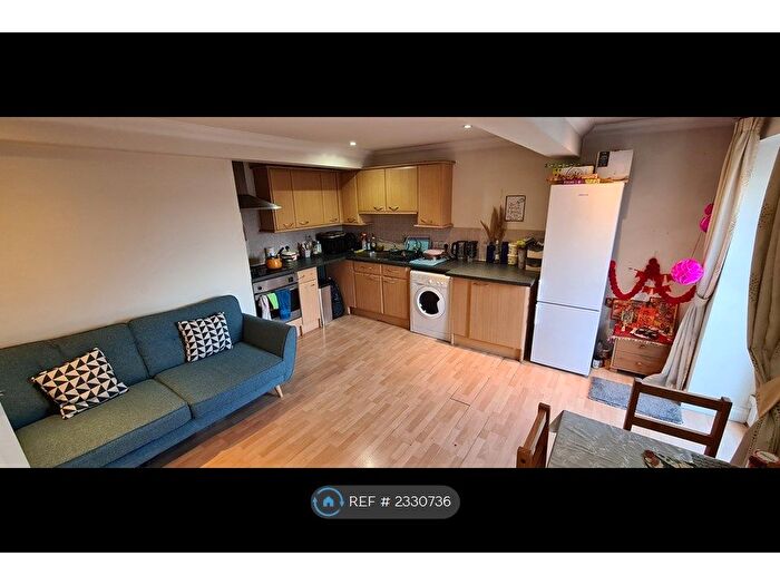 1 Bedroom Flat To Rent In Emporium Court, Swindon, SN1