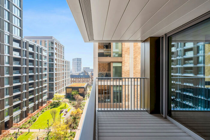 3 Bedroom Apartment For Sale In Prince Of Wales Drive, London, SW11