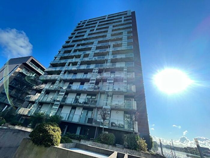 2 Bedroom Flat To Rent In Meadowside Quay Walk, Glasgow Harbour, Glasgow, G11