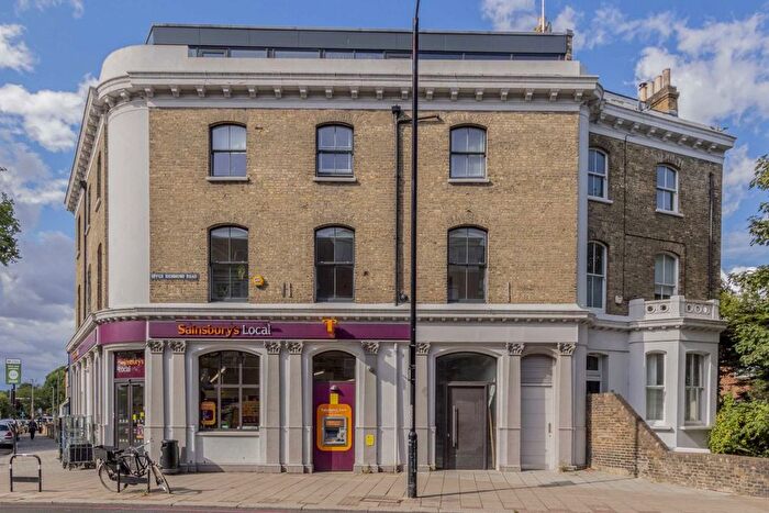 1 Bedroom Flat To Rent In Upper Richmond Road, Putney, SW15