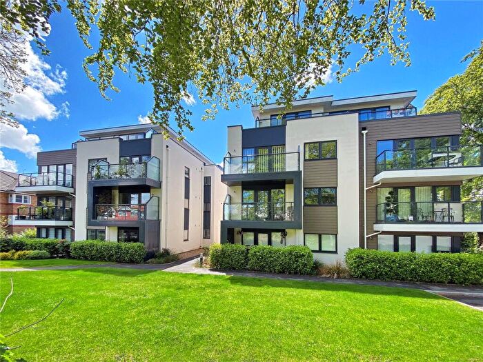 2 Bedroom Apartment For Sale In Bournemouth Road, Parkstone, Poole, Dorset, BH14