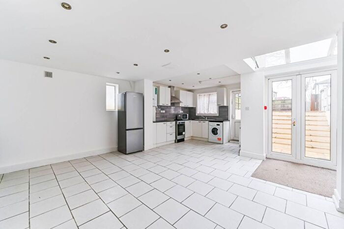 2 Bedroom Flat To Rent In Alexandra Road, Croydon, CR0
