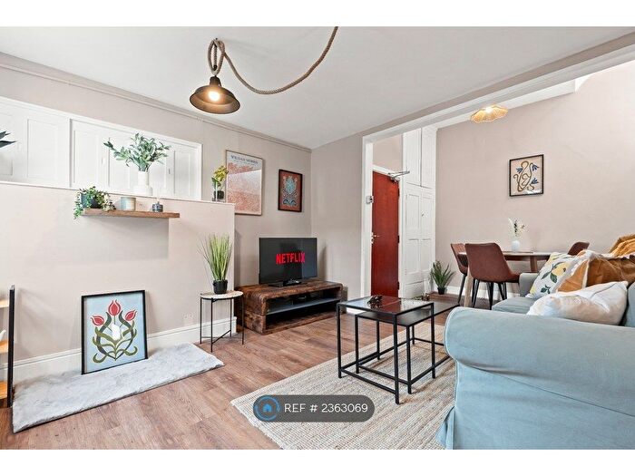 2 Bedroom Flat To Rent In High Street, Oxford, OX1
