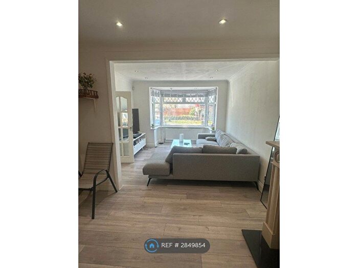 3 Bedroom Terraced House To Rent In Southbury Avenue, Enfield, EN1