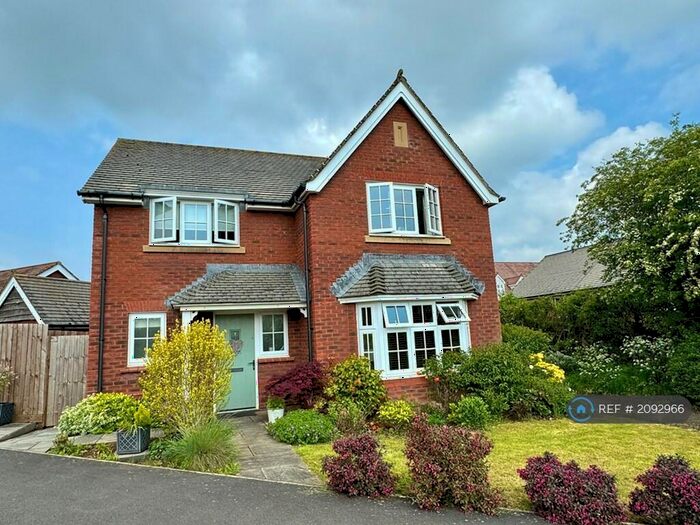 4 Bedroom Detached House To Rent In Heol Sirhowy, Caldicot, NP26