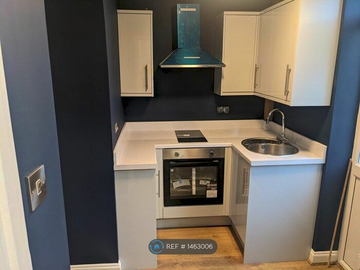 Studio To Rent In New Hey Road, Huddersfield, HD3