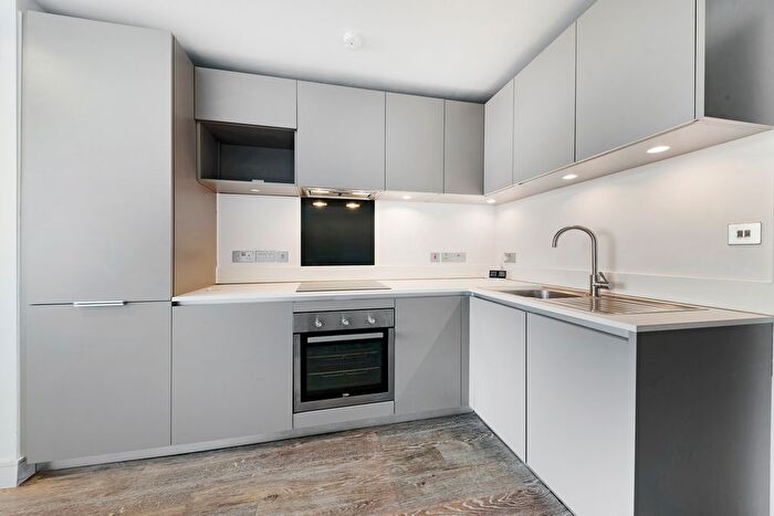 1 Bedroom Flat To Rent In Tolworth Tower, Ewell Road, Surbiton, KT6