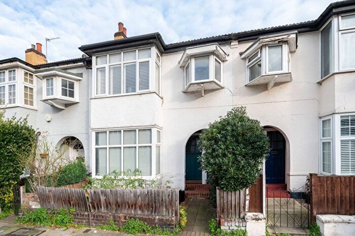 2 Bedroom Maisonette To Rent In Edgeley Road, Clapham, London, SW4