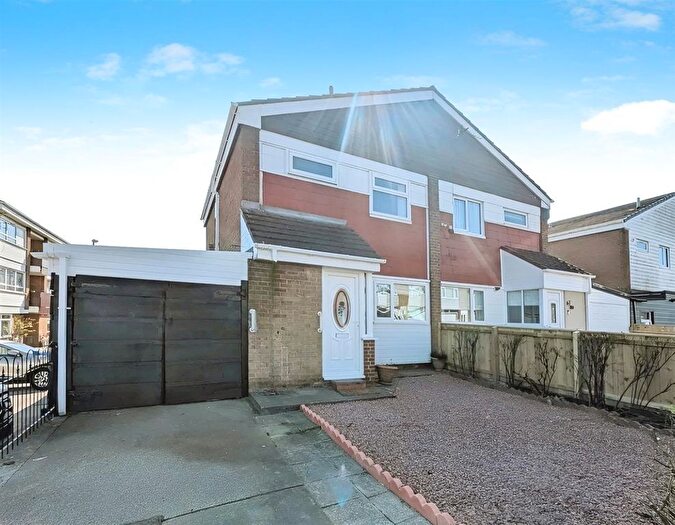 3 Bedroom Semi-Detached House To Rent In Grindleford Court, South Shields, NE34