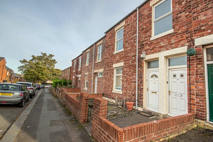 3 Bedroom Flat To Rent In Ancrum Street, Newcastle Upon Tyne, Tyne And Wear, NE2
