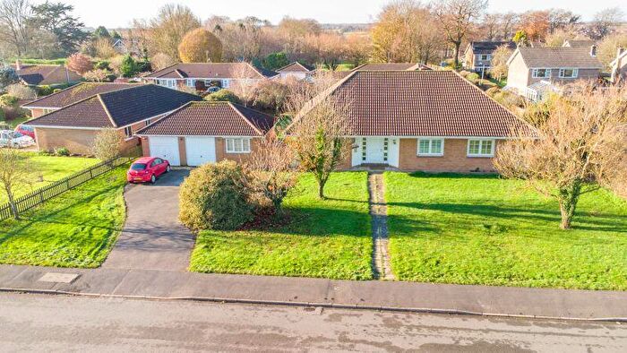 4 Bedroom Detached Bungalow For Sale In Very Large Bungalow With Annex - Excellent Size Plot, NG33