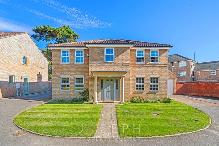 4 Bedroom Detached House For Sale In Stone Lodge Lane, Ipswich, IP2