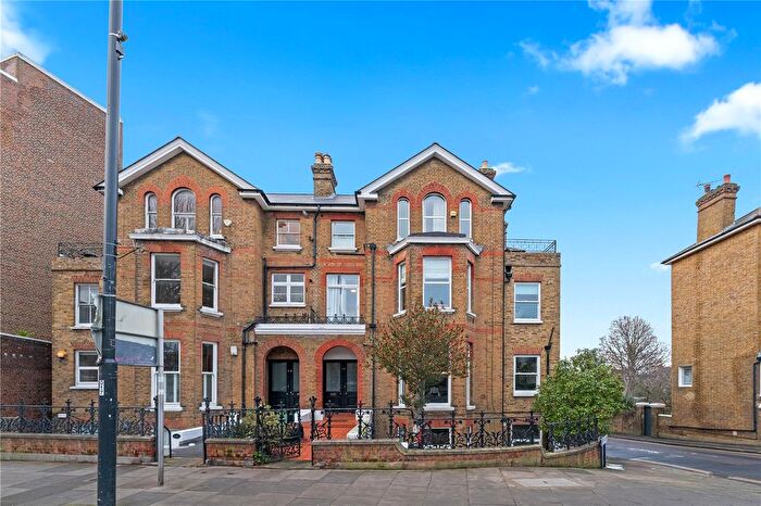 2 Bedroom Flat For Sale In Sheen Road, Richmond, TW9