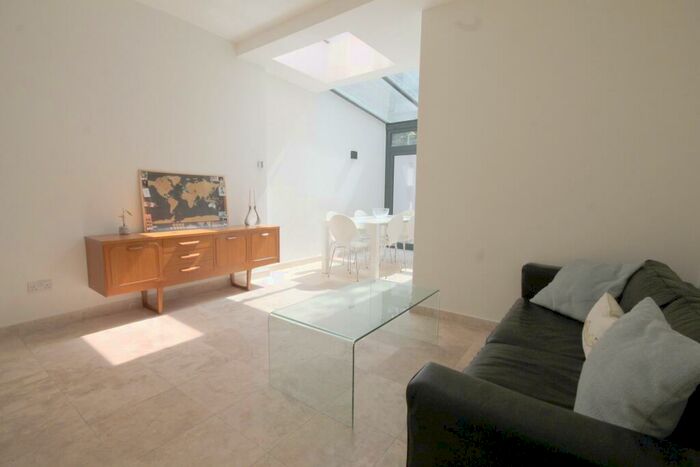 1 Bedroom Flat To Rent In Camden Road, Islington, N7