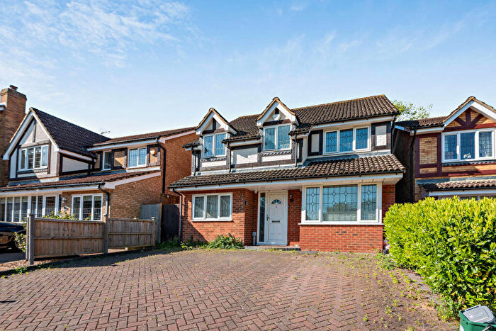 7 Bedroom Detached House For Sale In The Brackens, Basingstoke, RG22