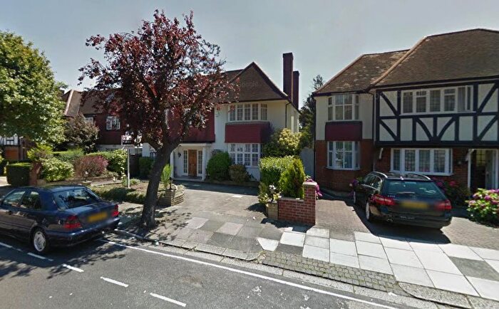 6 Bedroom Property To Rent In Beaufort Road, London, W5