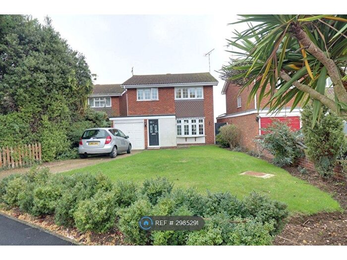 4 Bedroom Detached House To Rent In New England Crescent, Southend-On-Sea, SS3