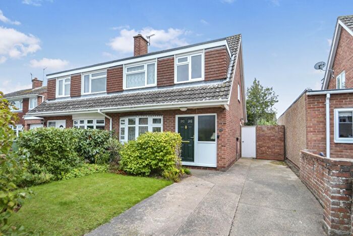 3 Bedroom Semi-Detached House For Sale In Masons Place, Newport, TF10