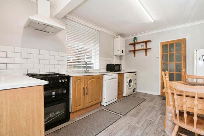 3 Bedroom Terraced House For Sale In Broadlands Road, Southampton, SO17
