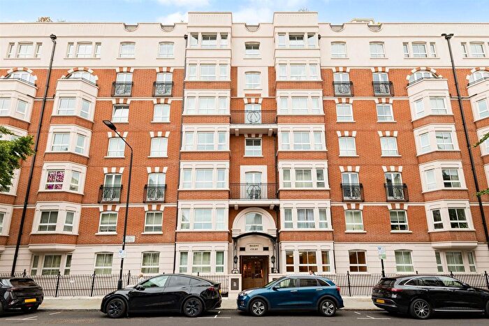 2 Bedroom Flat For Sale In Wrights Lane, London, W8