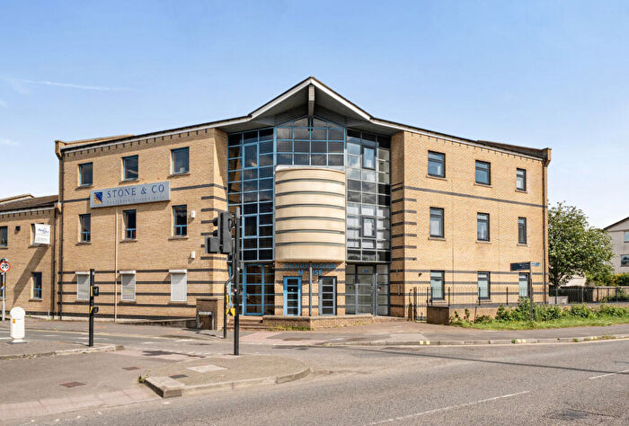 2 Bedroom Apartment For Sale In Marsh Road, Bristol, Somerset, BS3