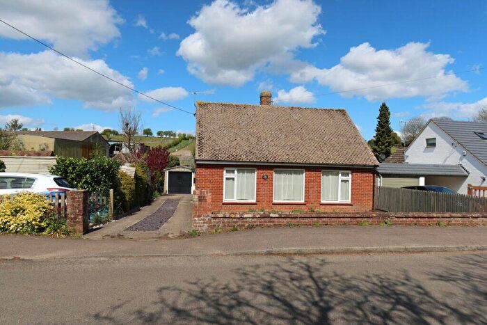 2 Bedroom Detached Bungalow To Rent In Victoria Bungalow, The Street, Doddington, Sittingbourne, – Bedroom Bungalow, ME9