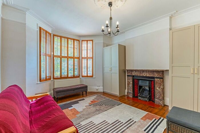 Studio To Rent In Milman Road, London, NW6