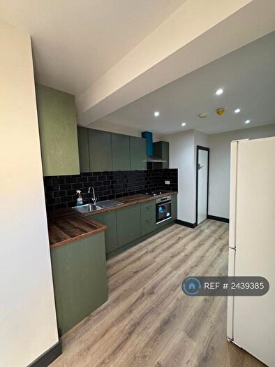 2 Bedroom Flat To Rent In Rectory Lane, Banstead, SM7