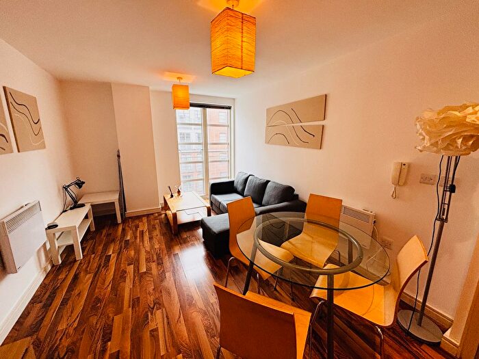 1 Bedroom Flat To Rent In The Quadrangle, Lower Ormond Street, Manchester, M1