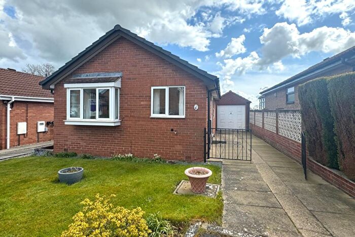 2 Bedroom Detached Bungalow To Rent In Ringwood View, Brimington, Chesterfield, S43