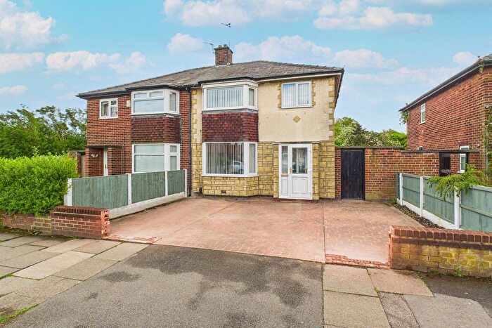 3 Bedroom Semi-Detached House To Rent In Capesthorne Road, Warrington, WA2